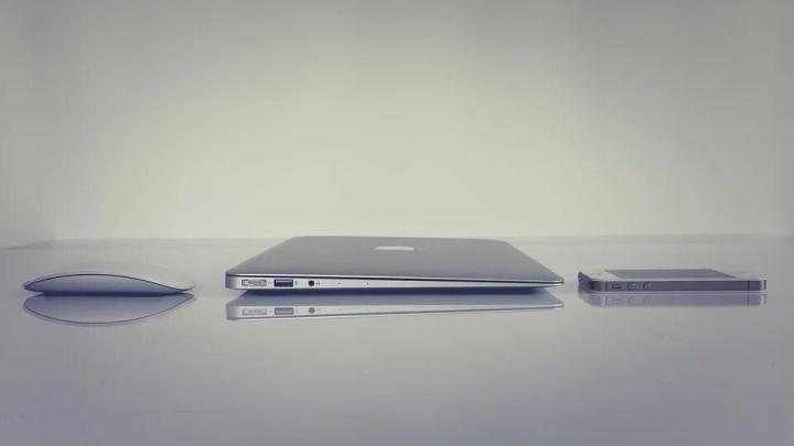 Компания Apple приостановила выпуск MacBook и iPad