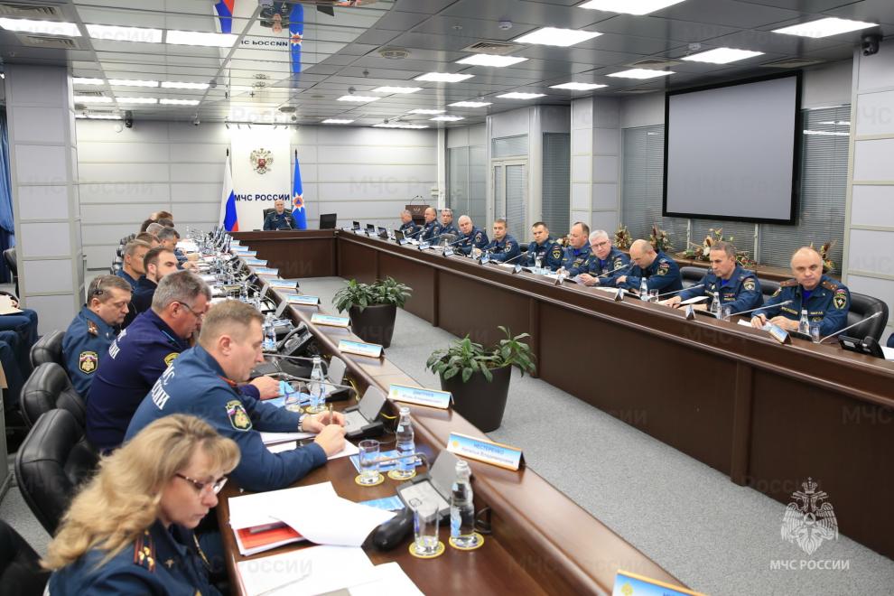 МЧС России внесет изменения в законодательство для совершенствования системы по предупреждению ЧС