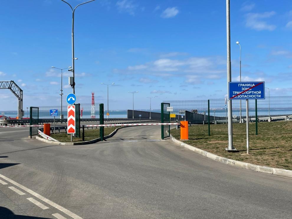 На автоподходах к Крымскому мосту запустят новые площадки для досмотра автотранспорта