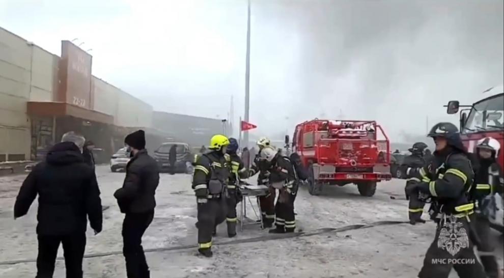 В России произошли пожары на двух крупных торговых объектах