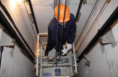 Правительство РФ возьмет безопасность лифтов под свой контроль