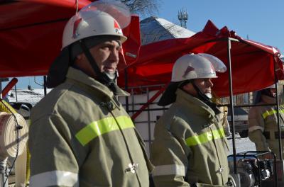 Свердловская область закупает экипировку для добровольной пожарной дружины