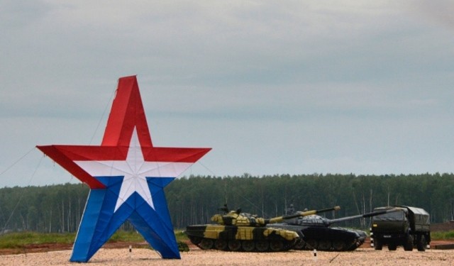Шойгу и Рогозин прибыли на форум "Армия-2015"