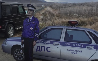 Алюминиевые макеты полицейских дежурят на дорогах Камчатки