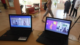 295,2 млн. рублей выделило правительство Свердловской области на покупку дезинфекторов и бесконтактных термометров для школ и детсадов