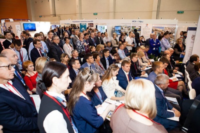 Около тысячи человек посетили консультационные центры Главгосэкспертизы на РИСФ-2017