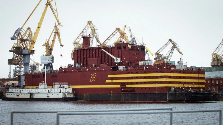 Главгосэкспертиза одобрила проект строительства единственной в мире плавучей АЭС