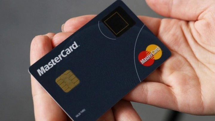 Компания Mastercard представила биометрическую карту нового поколения