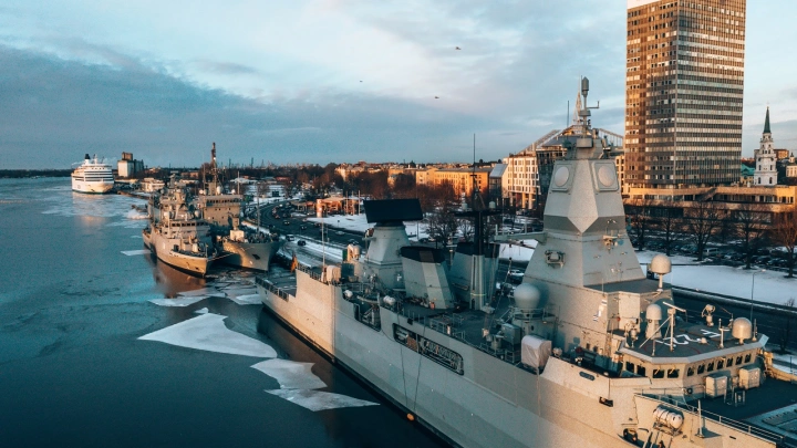 Иностранные суда смогут заходить в российские порты только с согласия ФСБ