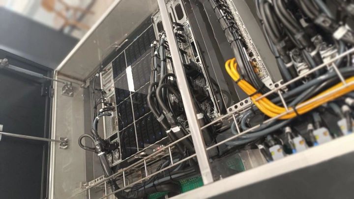 Ростех запускает серийное производство систем жидкостного охлаждения для нейросетей