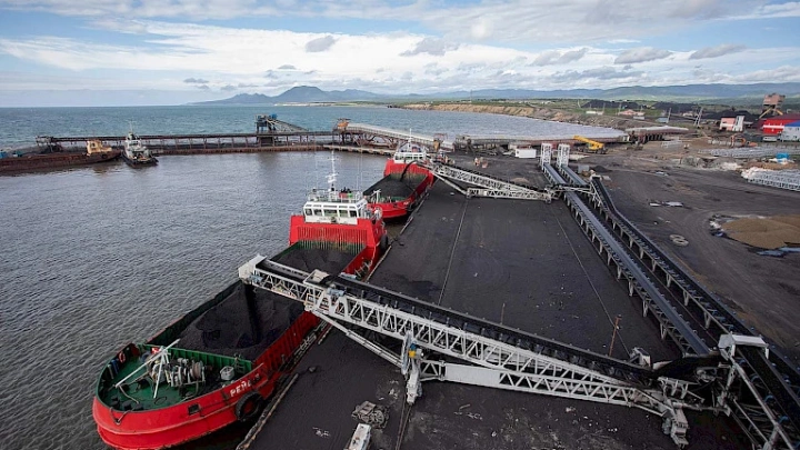 Транспортная прокуратура выявила нарушения пожарной безопасности в порту Шахтерск после возгорания угля