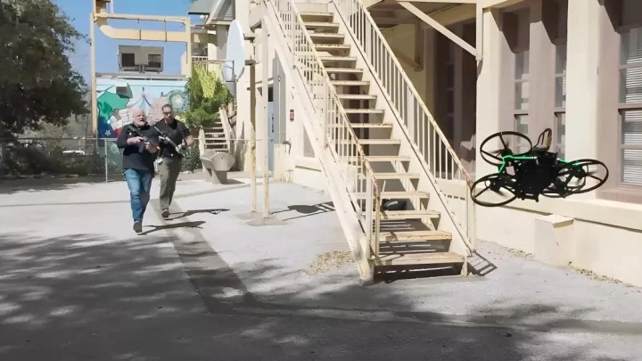 В американских школах тестируют беспилотников-охранников: дроны будут распознавать и отражать атаки шутеров