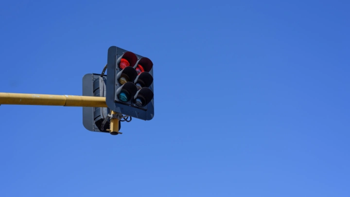 Администрация Курска направит 56 млн рублей на обслуживание «умных» светофоров