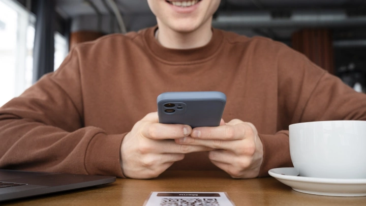 QR-код вместо паспорта: в Минцифры назвали сроки и сферы применения