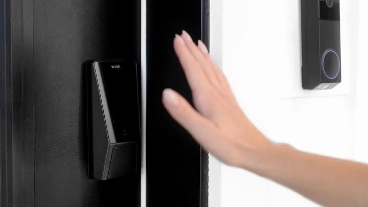 Умный замок от Wyze открывается с помощью распознавания рисунка вен ладони