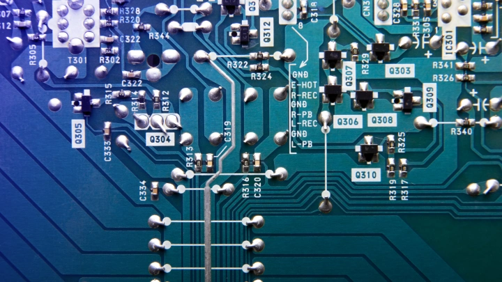 В Зеленограде создали ИИ-систему контроля чипов с точностью 96%