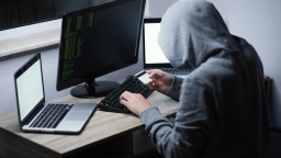 Каждая четвертая российская финтех-компания столкнулась с кибератаками на системы искусственного интеллекта