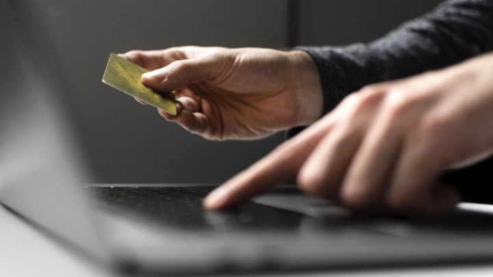 Мошенники используют схему с «отключением пожарной сигнализации» для кражи персональных данных