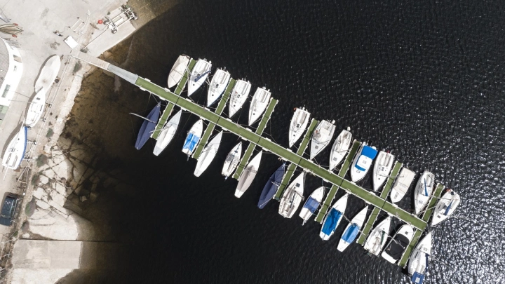 Китайцы запустили первый в мире морской вертипорт для eVTOL