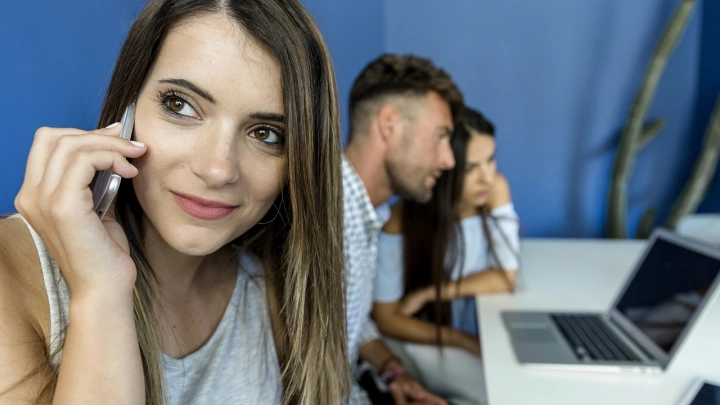 Минцифры обяжет операторов связи переходить на российские SIM, USIM-карты с 2026 года