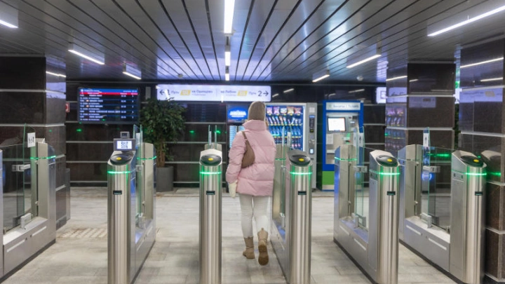 Центральная пригородная пассажирская компания выделила 98,7 млн рублей на установку турникетов