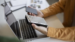 Власти потребовали корпусировать и монтировать SSD и DDR только в России