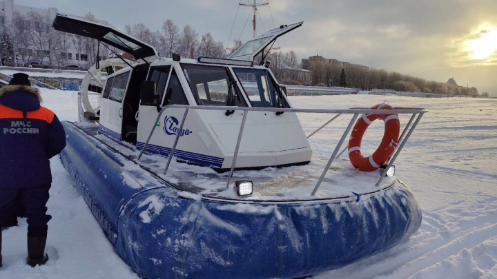 Судно на воздушной подушке «Ларга» для проведения спасательных работ успешно прошло экстремальные испытания