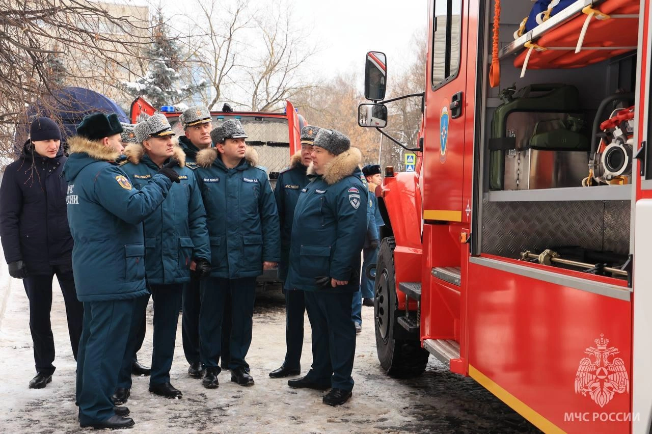 15 бронированных автоцистерн направило МЧС в новые регионы и Белгородскую область