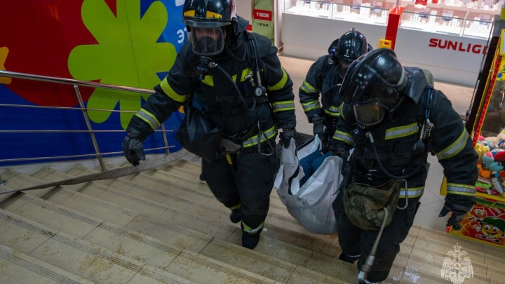 В брянском ТРЦ прошли пожарные учения