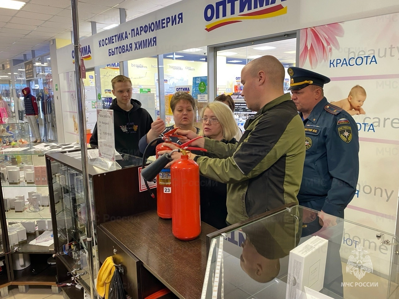 В Ханты-Мансийске из-за нарушений пожарной безопасности остановлена работа городского ТЦ