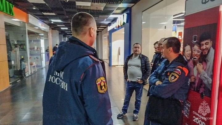 В екатеринбургском ТЦ судебные приставы приостановили деятельность двух точек питания