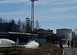 Специалисты МЧС провели плановые пожарные учения на промышленном объекте в Свердловской области