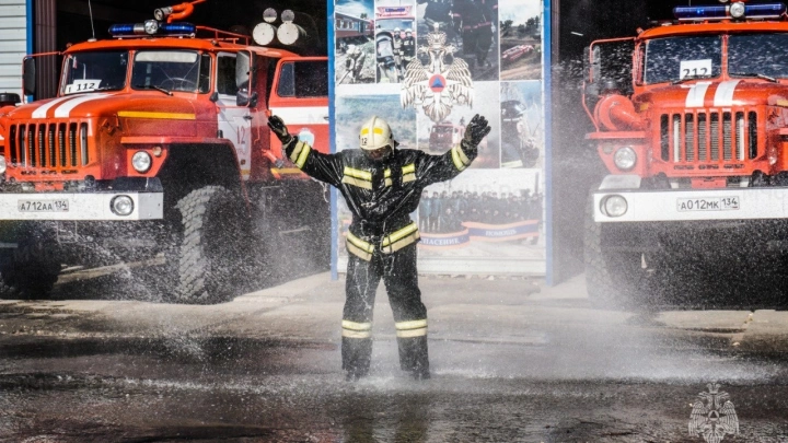 Журнал RUБЕЖ поздравляет ветеранов, специалистов с Днем советской пожарной охраны!