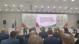 «Безопасность не отдадим на откуп ИИ»: глава Ростехнадзора обозначил границы цифровизации в нефтегазе