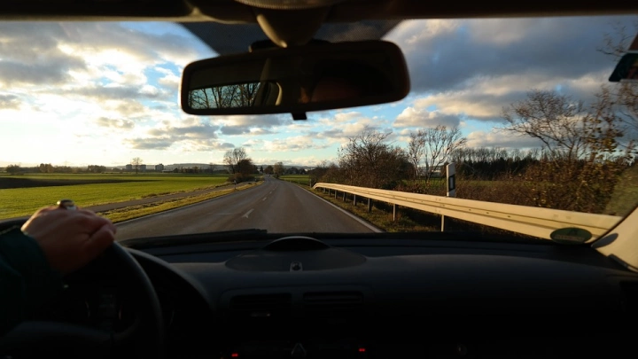 Минцифры РФ запустит в пилотном режиме мобильное приложение вместо водительских прав