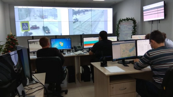 Уборку снега на дорогах Краснодара проводят с помощью системы видеомониторинга