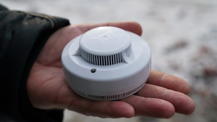 740 пожарных извещателей установят в ветхом жилье Хабаровска