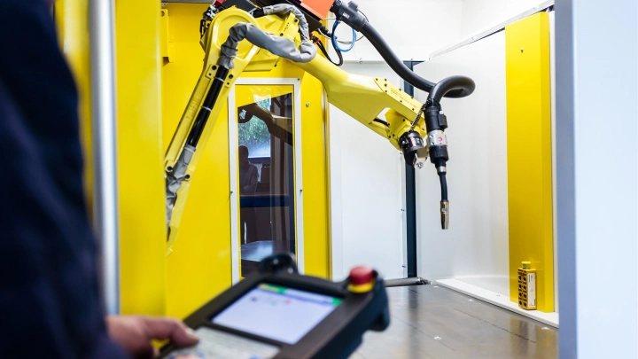 «Газпром нефть» и FANUC займутся роботизацией промышленных объектов