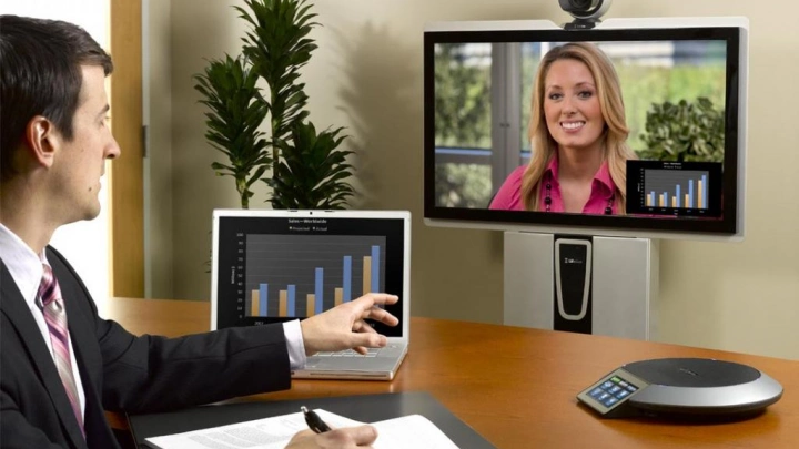 Компания Zoom Video Communications запретила использовать сервис видеоконференций российским органам власти и госкомпаниям