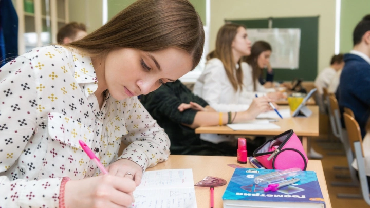 Министерство просвещения РФ направило в регионы рекомендации по усилению мер безопасности в школах