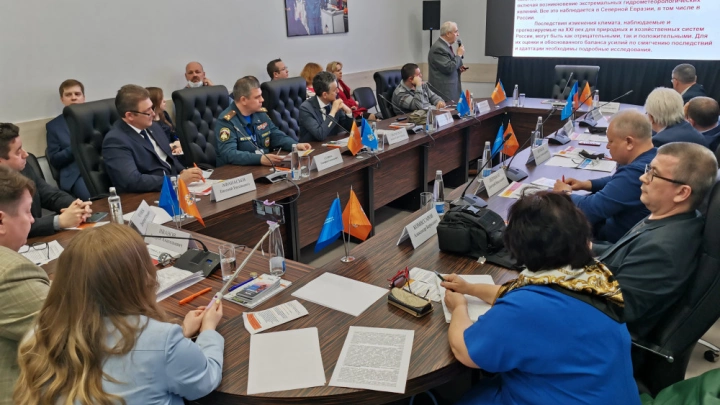 «Комплексная безопасность»: ученые обсудили влияние глобального изменения климата на риски возникновения чрезвычайных ситуаций