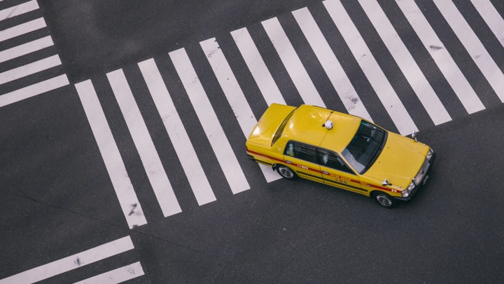 Таксистов Санкт-Петербурга подключают к «Безопасному городу»