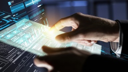 Почти 500 млн рублей выделит Минцифры на разработку автоматизированных рабочих мест для федеральных органов власти