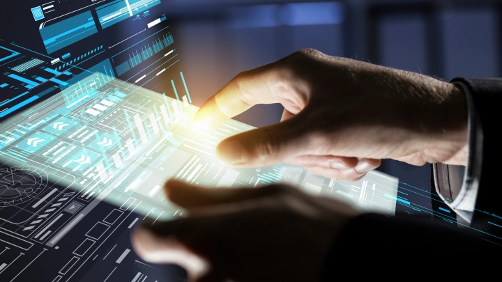 Почти 500 млн рублей выделит Минцифры на разработку автоматизированных рабочих мест для федеральных органов власти