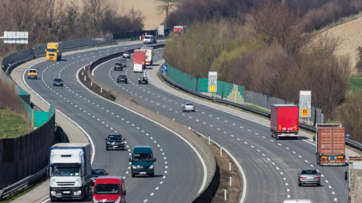 Журнал RUБЕЖ поздравляет работников автотранспортной отрасли с профессиональным праздником