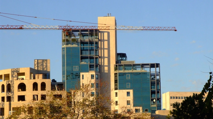 97 миллиардов рублей власти Москвы выделят на реновацию