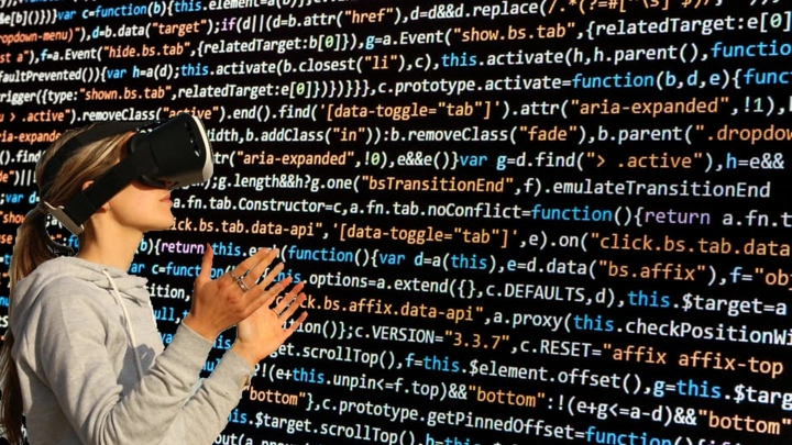 Названы ведущие отрасли в цифровизации экономики