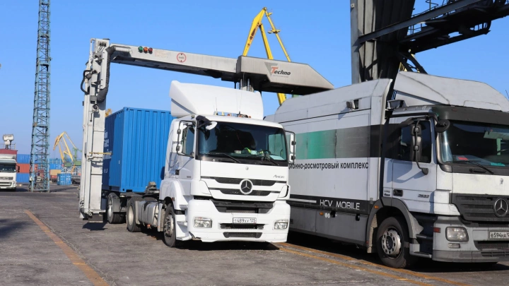 Восточный порт оснастили мобильным досмотровым комплексом