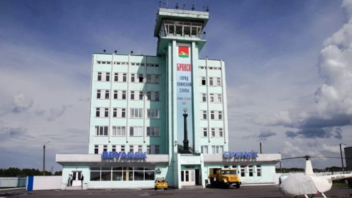 Для продолжения строительства аэровокзала в Брянске сменят иностранных подрядчиков