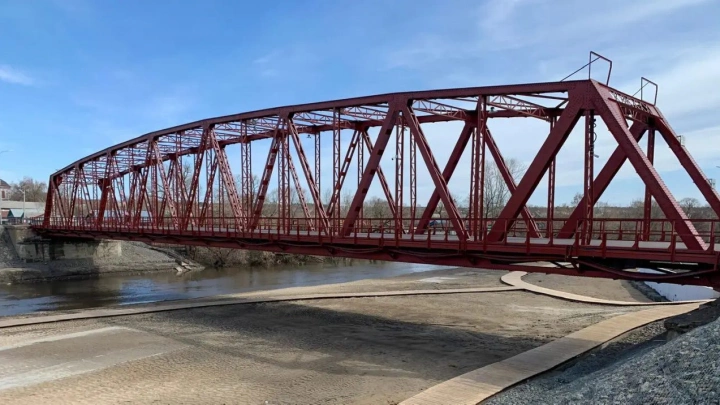 Компания «Ростелеком» установила видеонаблюдение за легендарным мостом в Петровске Саратовской области